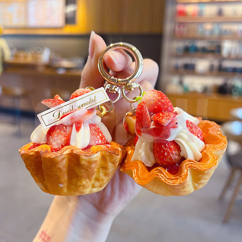 Carabiner Keychain - Yaratıcı PU Çilekli Yumurtalı Tart Anahtarlık